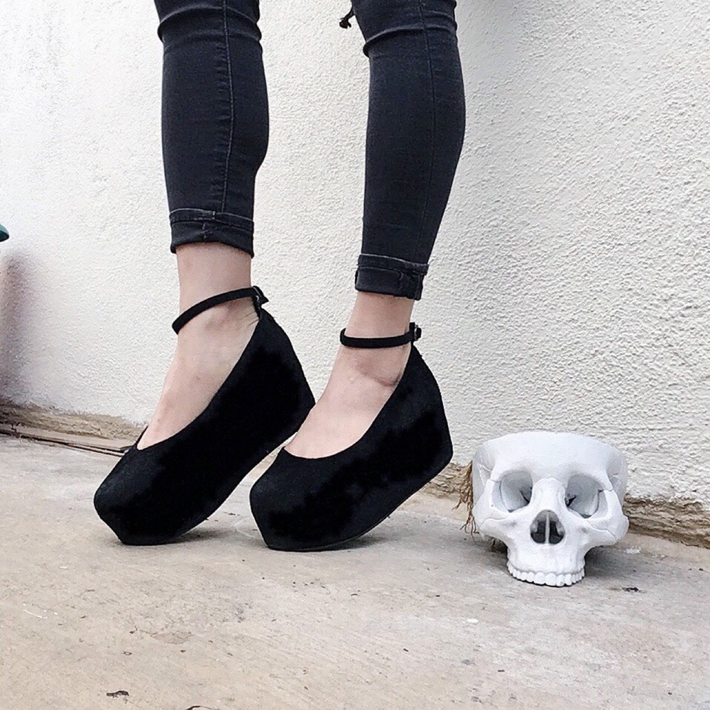 Suede BeeBee